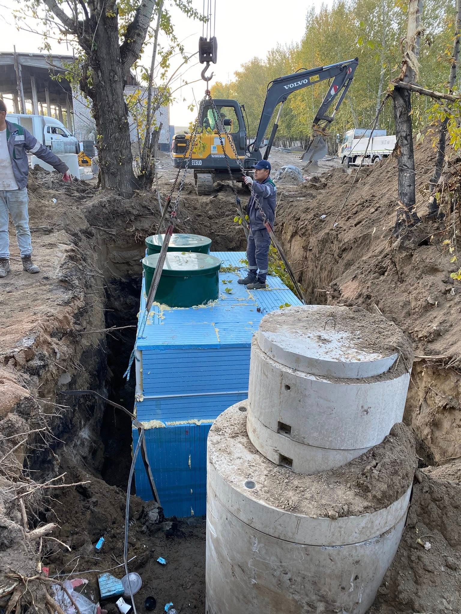 Дархан-Уул аймаг, Дархан сум, АПУ ХК болон Шунхлай Трейдинг ХХК-ий оффис, агуулахын барилга – 15м3